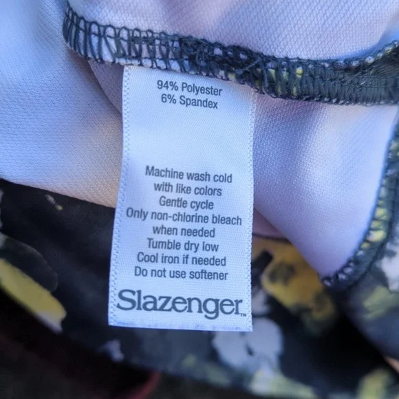 Slazenger 1/4 zip golf shirt medium - Picture 7 of 7